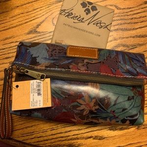Patricia Nash Blue Forest Tan Valerie Pouch. New with tags. Smoke free house.